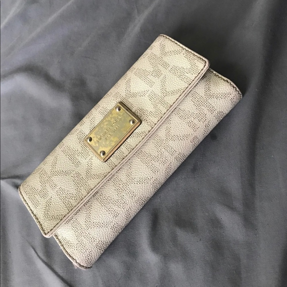 Michael Kors wallet